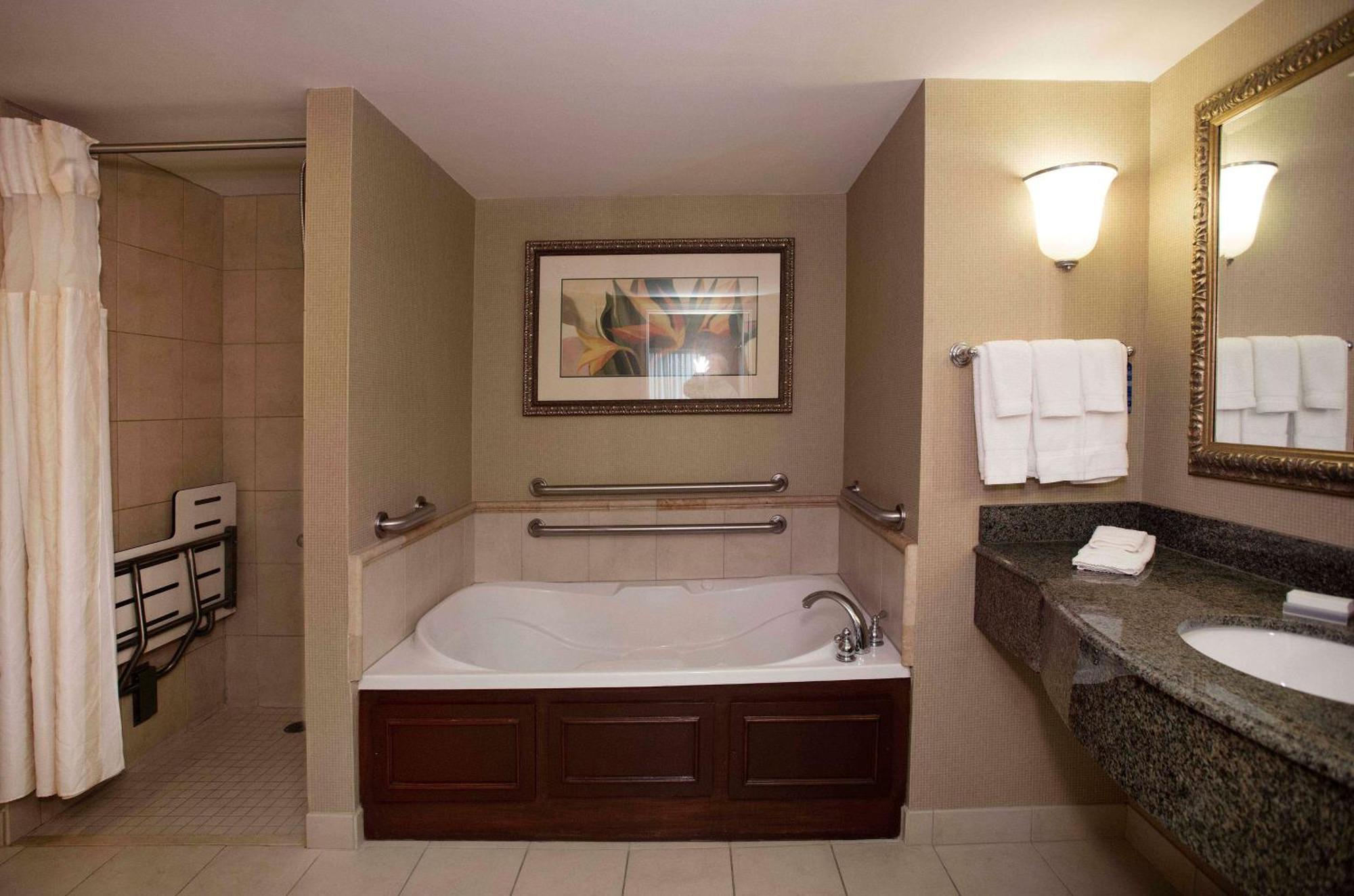 Courtyard By Marriott Athens Downtown Hotel Bagian luar foto