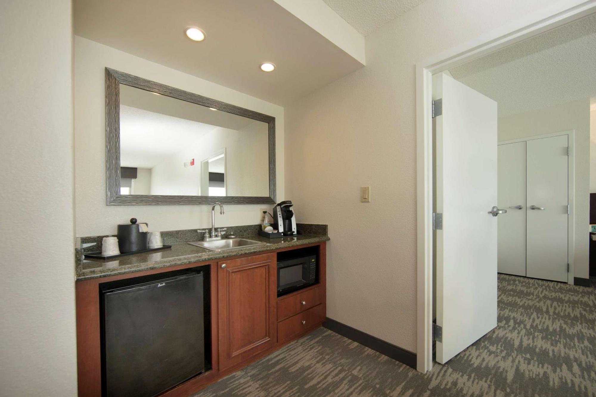 Courtyard By Marriott Athens Downtown Hotel Bagian luar foto