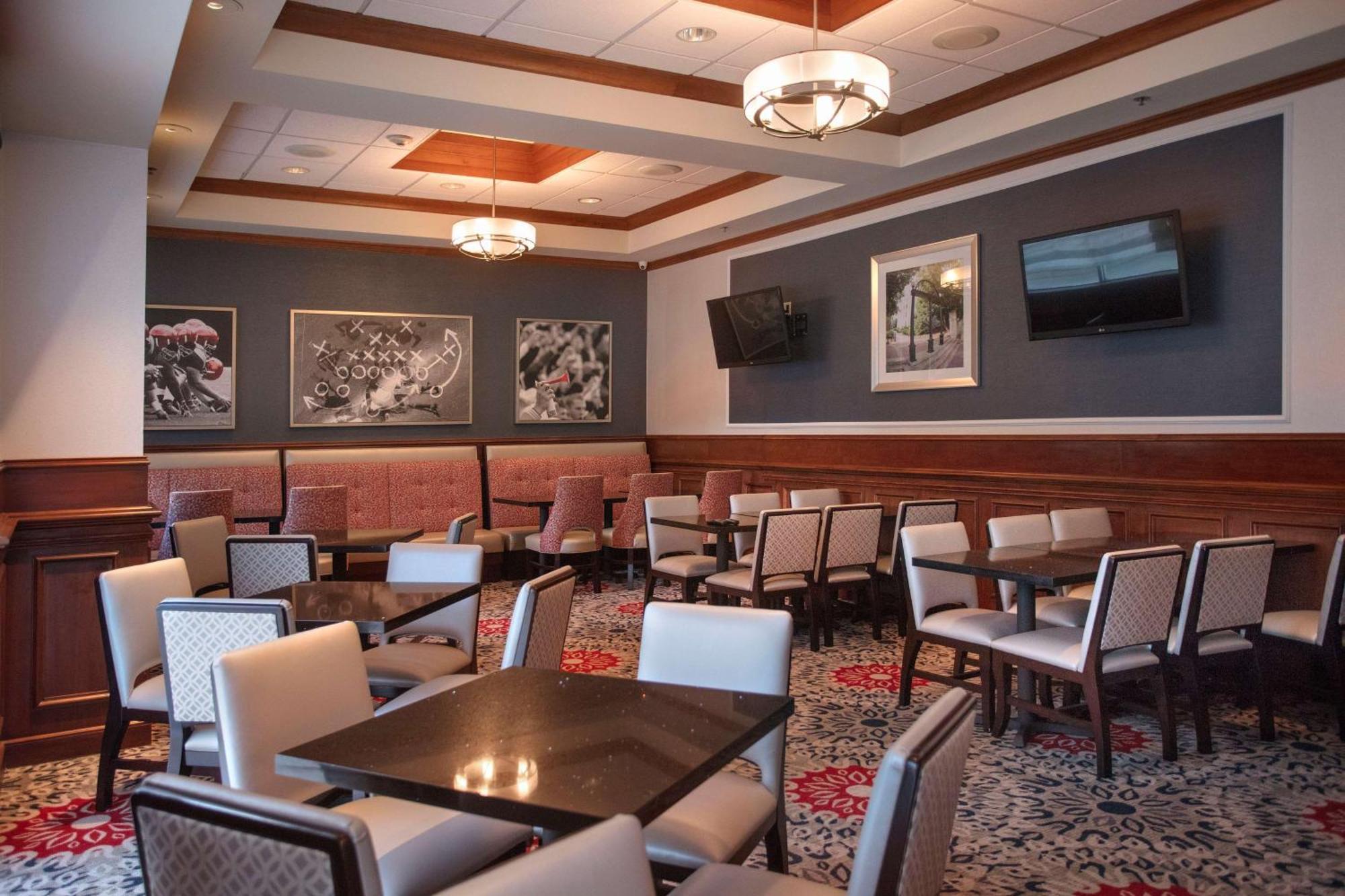 Courtyard By Marriott Athens Downtown Hotel Bagian luar foto