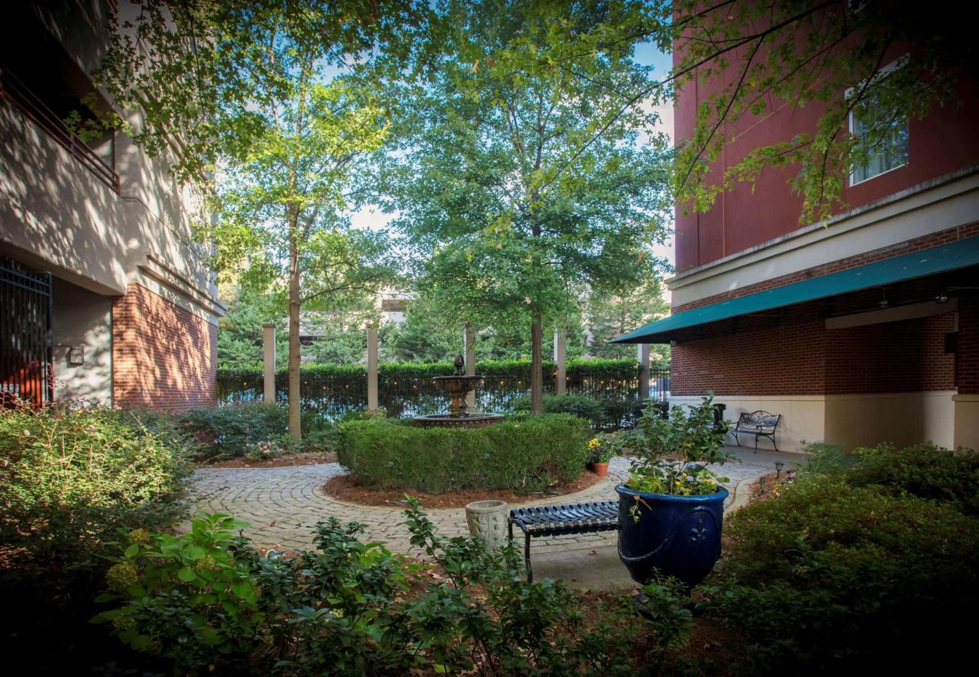 Courtyard By Marriott Athens Downtown Hotel Bagian luar foto